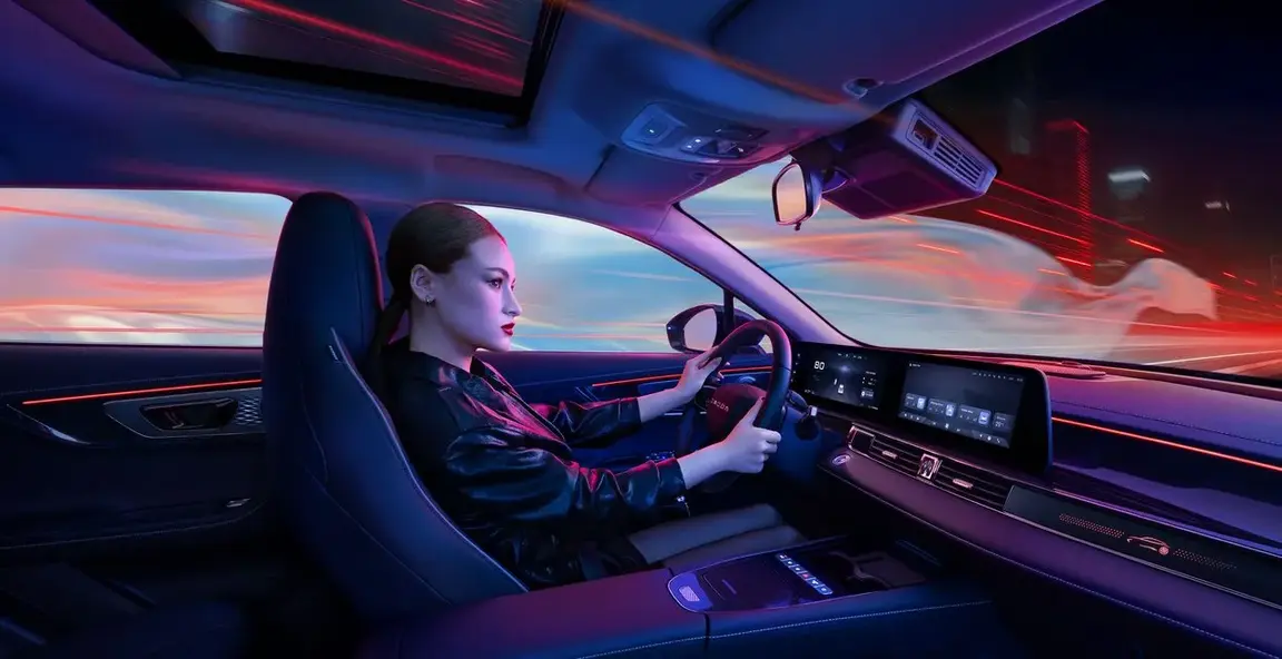 8 kõlariga Sony™ audiosüsteem