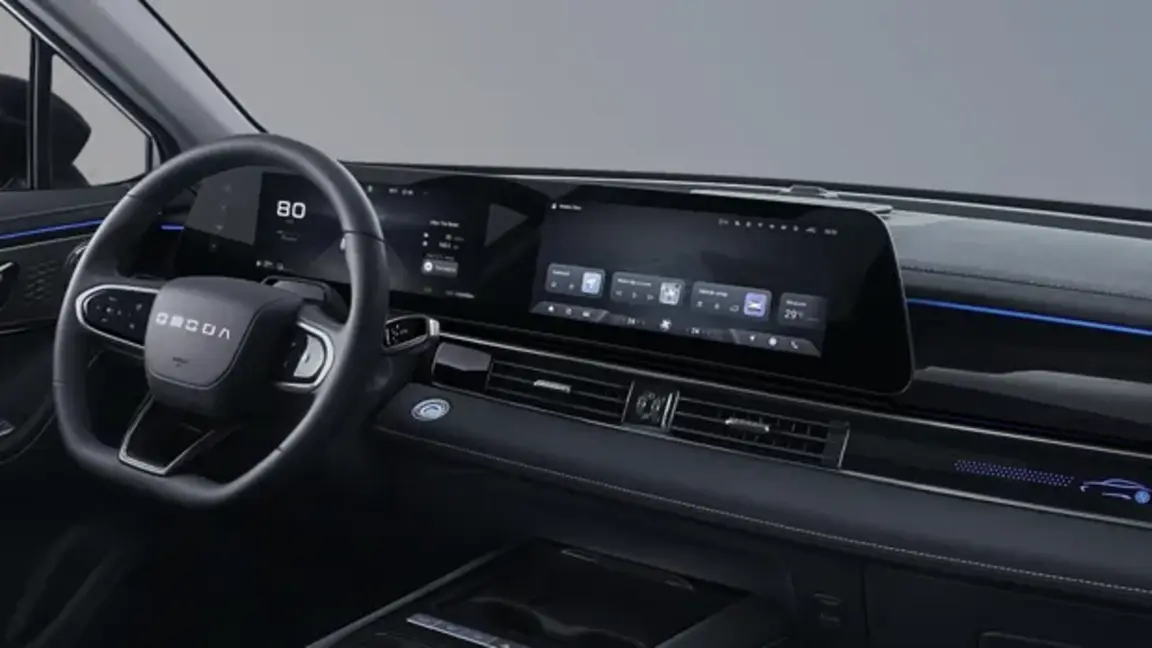 Kaks 12,3-tollist ekraani